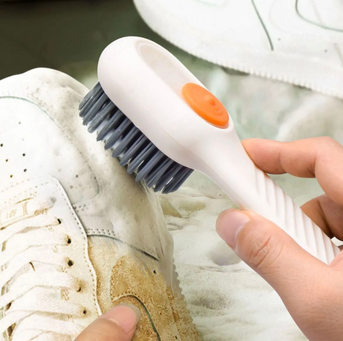 Shoe Brush Automatic Liquid Discharge Deep Cleaning Soft Bristles Household Laundry Cleaning Brush For Daily Use